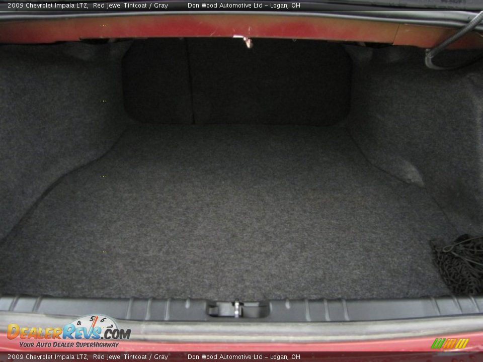 2009 Chevrolet Impala LTZ Trunk Photo #3