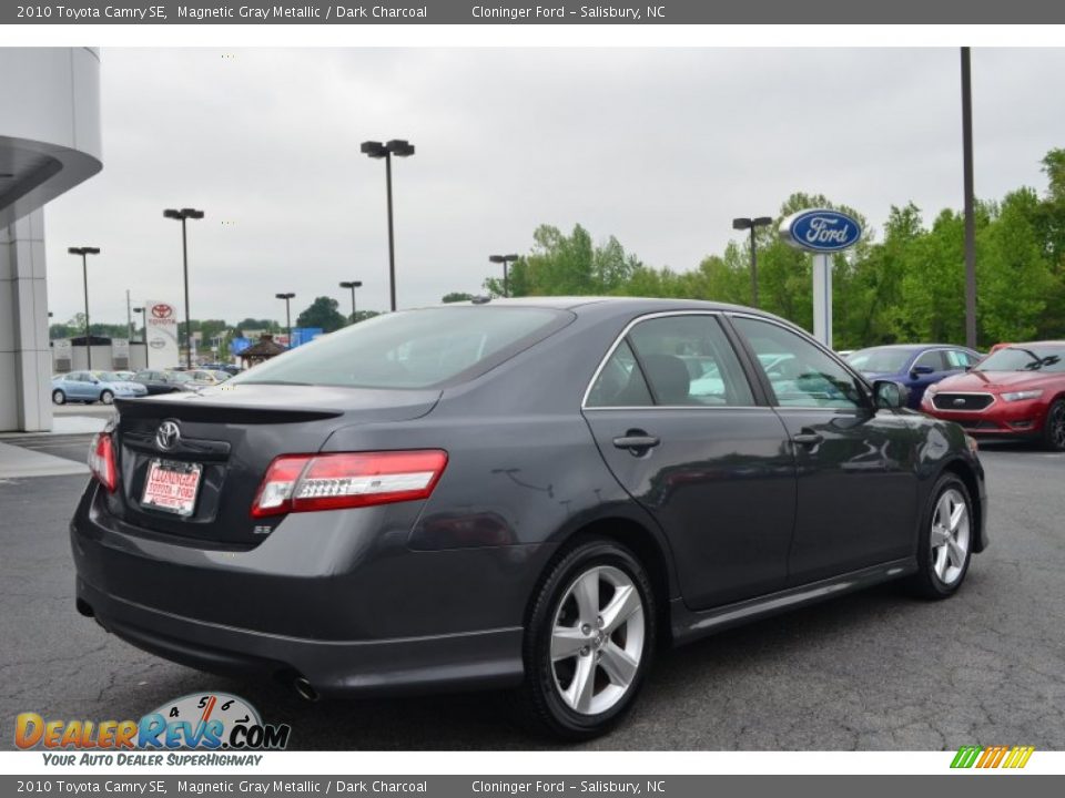 2010 Toyota Camry SE Magnetic Gray Metallic / Dark Charcoal Photo #3