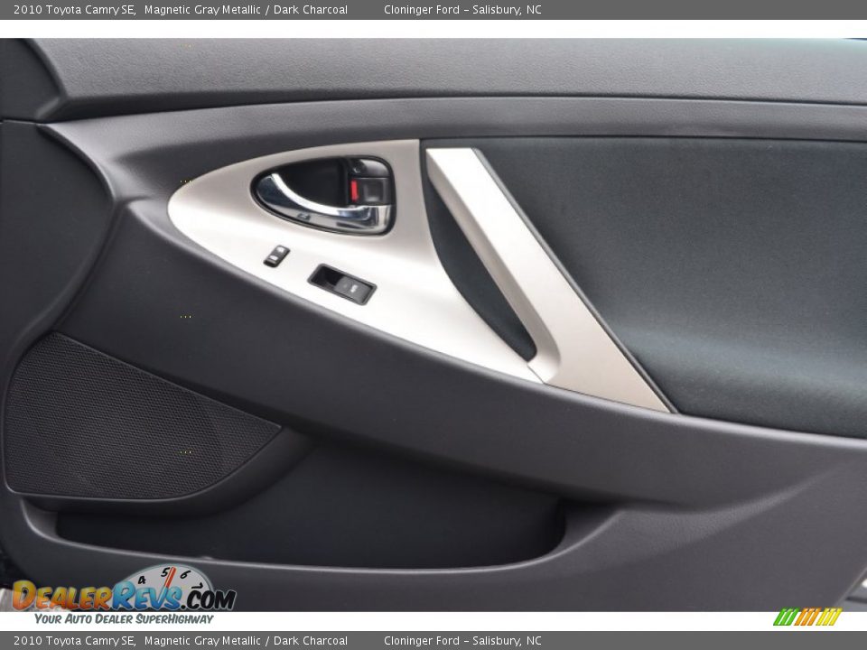 Door Panel of 2010 Toyota Camry SE Photo #16