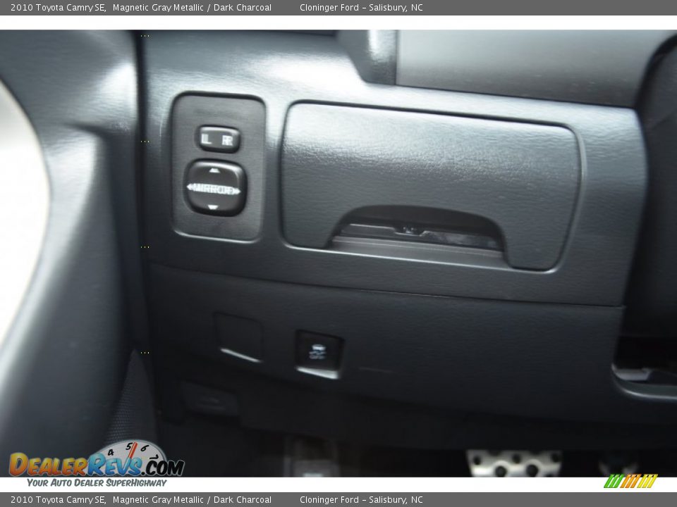 2010 Toyota Camry SE Magnetic Gray Metallic / Dark Charcoal Photo #22