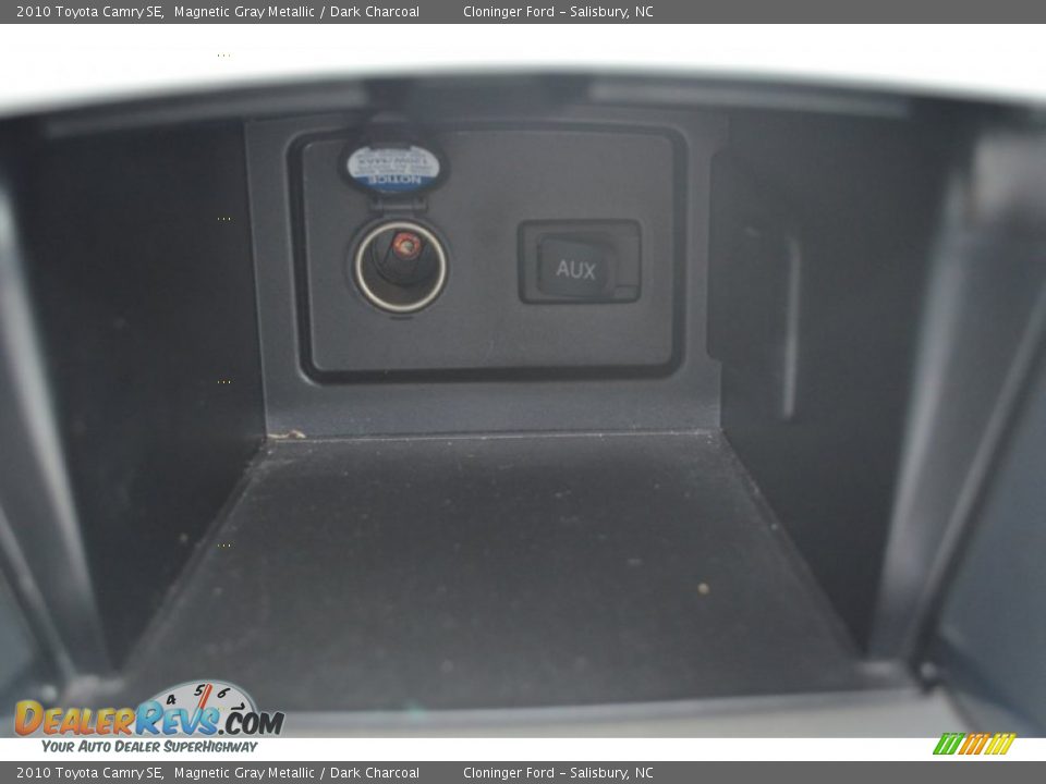 2010 Toyota Camry SE Magnetic Gray Metallic / Dark Charcoal Photo #28