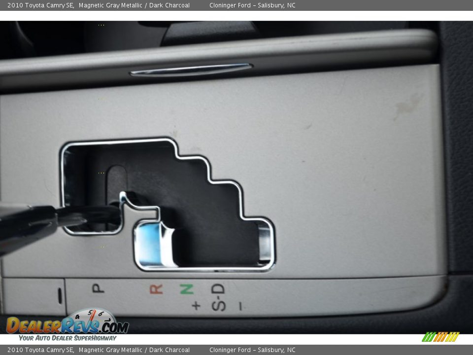 2010 Toyota Camry SE Shifter Photo #29