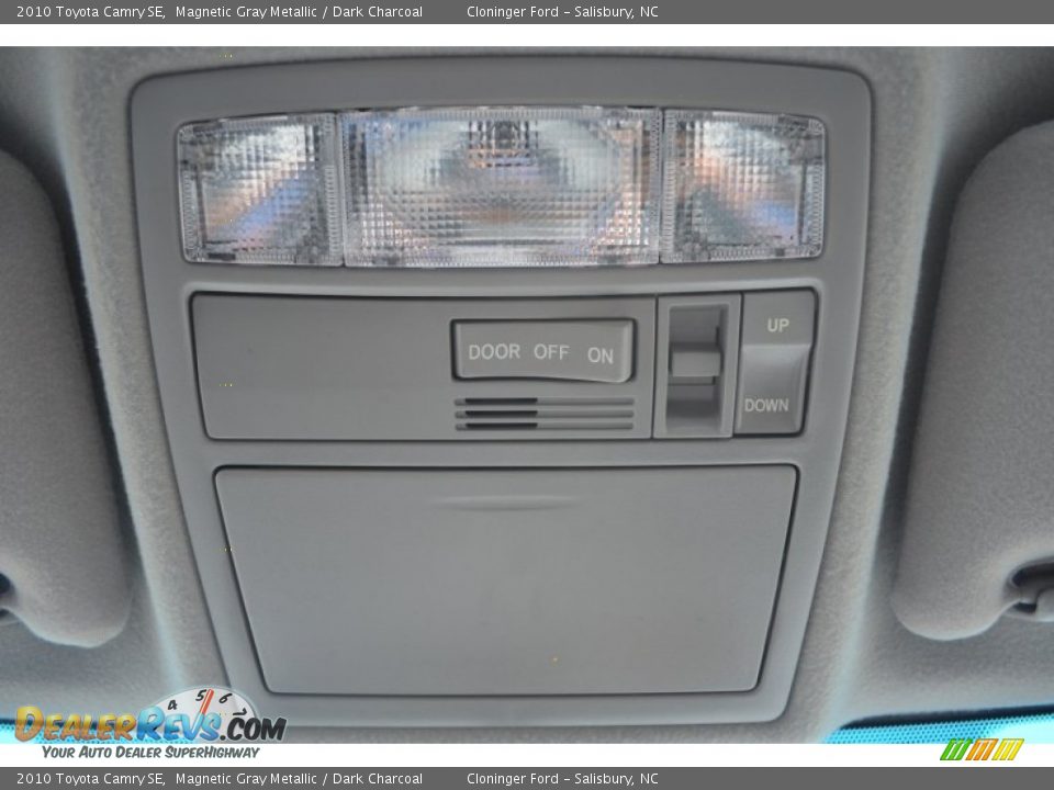 2010 Toyota Camry SE Magnetic Gray Metallic / Dark Charcoal Photo #30