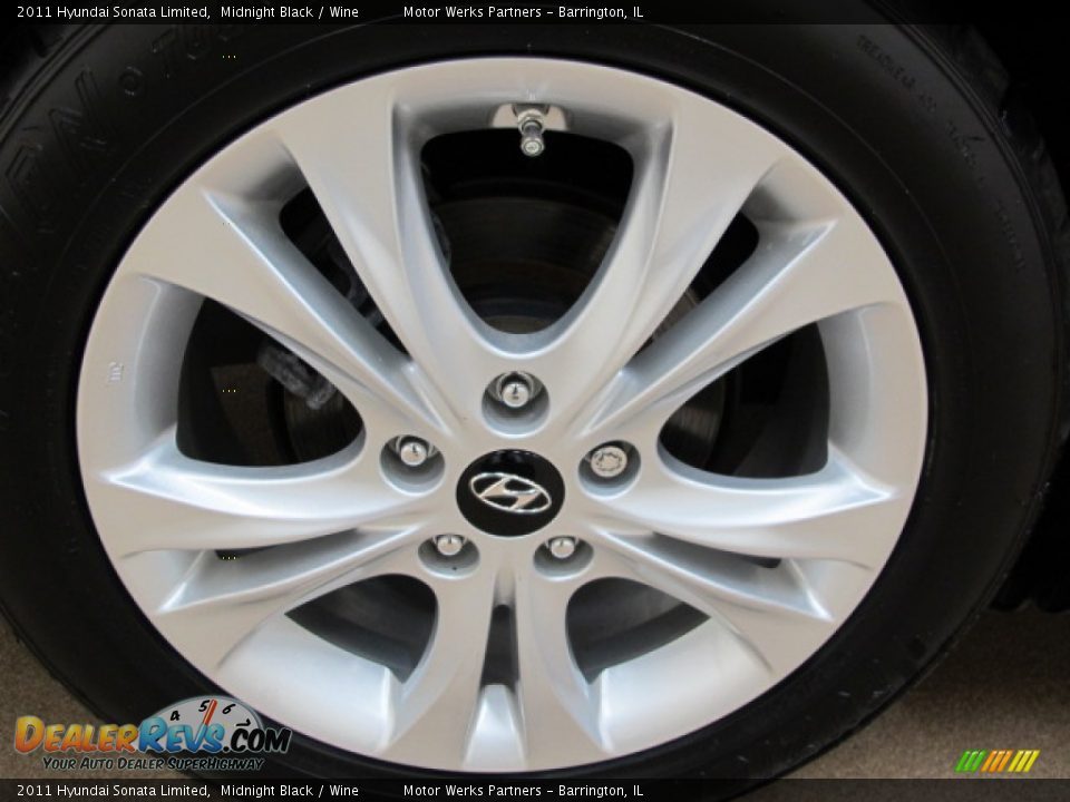 2011 Hyundai Sonata Limited Midnight Black / Wine Photo #11