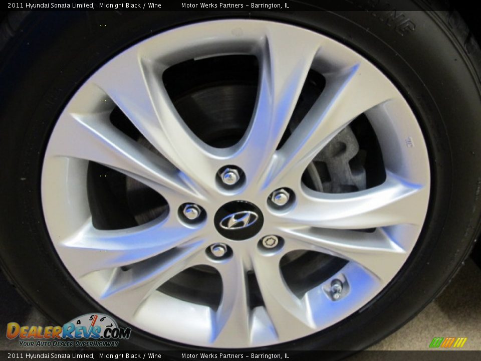 2011 Hyundai Sonata Limited Midnight Black / Wine Photo #13