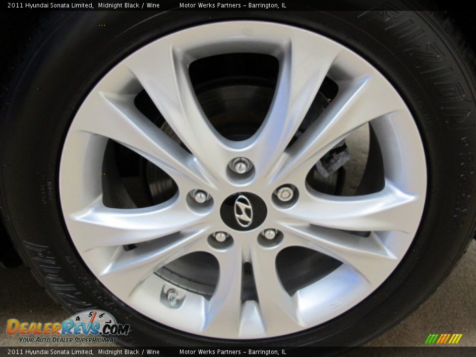 2011 Hyundai Sonata Limited Midnight Black / Wine Photo #14