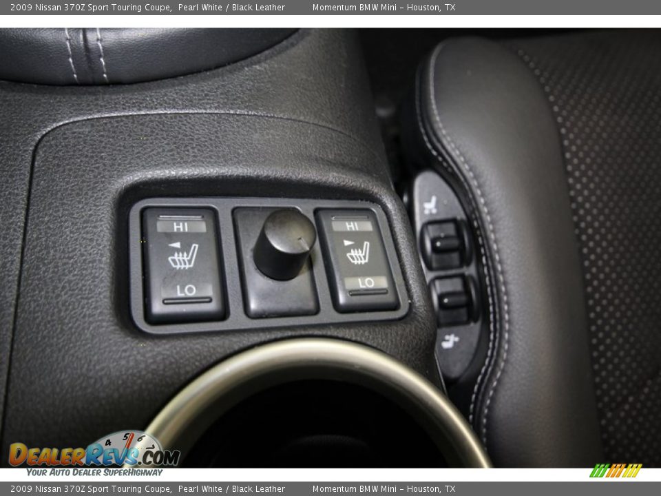 Controls of 2009 Nissan 370Z Sport Touring Coupe Photo #25
