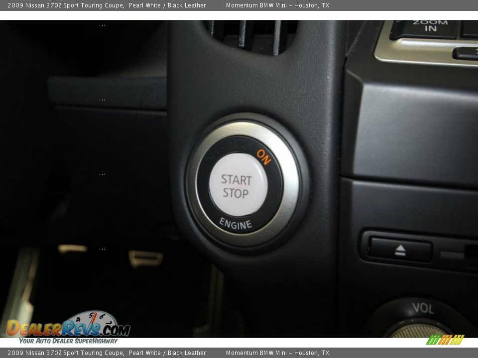 2009 Nissan 370Z Sport Touring Coupe Pearl White / Black Leather Photo #27