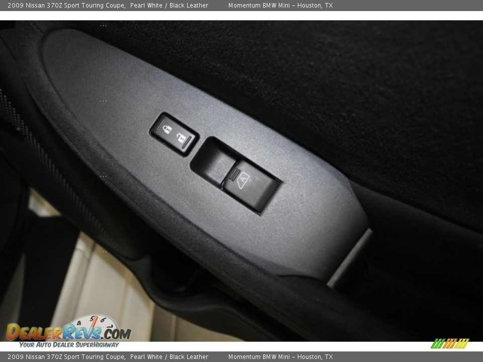 2009 Nissan 370Z Sport Touring Coupe Pearl White / Black Leather Photo #36