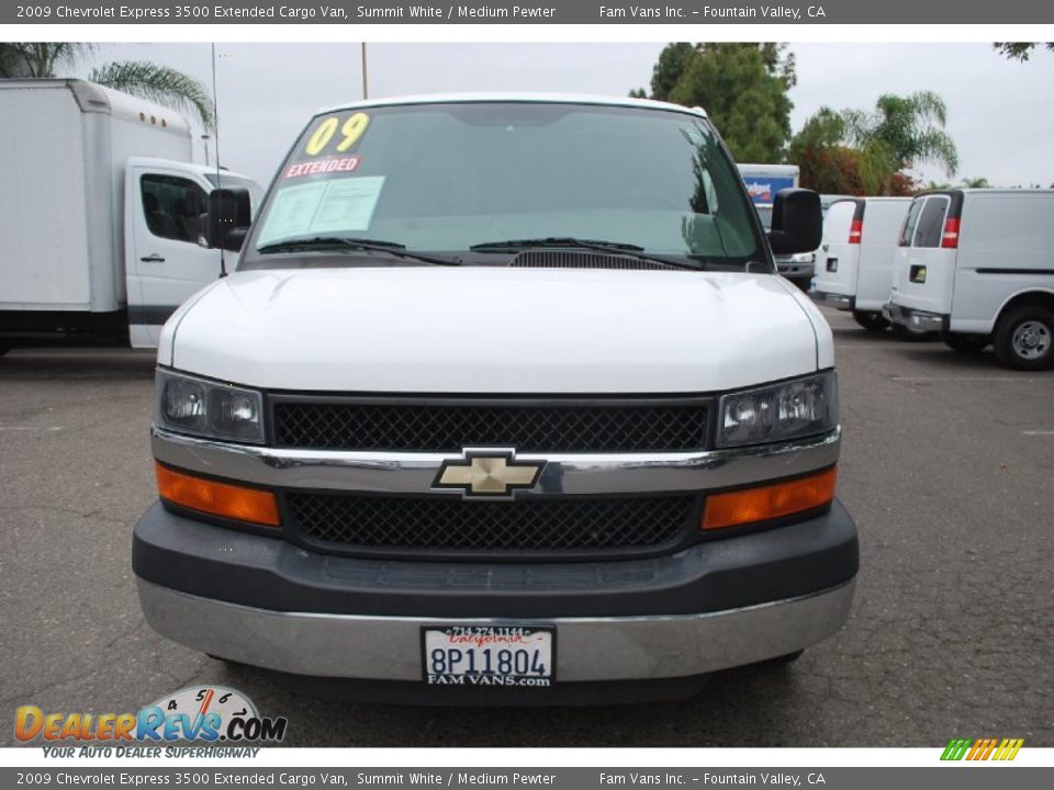 2009 Chevrolet Express 3500 Extended Cargo Van Summit White / Medium Pewter Photo #2