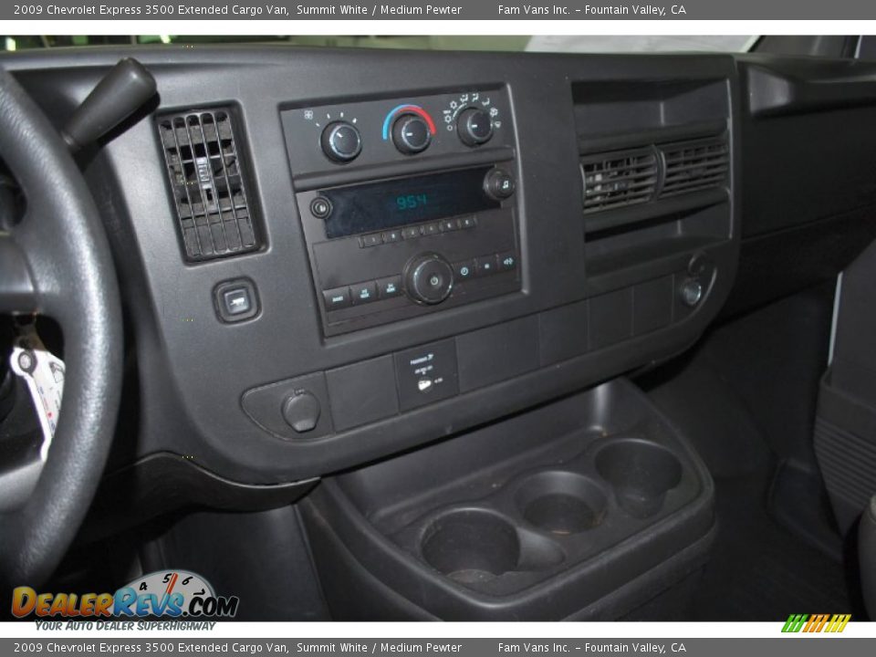 2009 Chevrolet Express 3500 Extended Cargo Van Summit White / Medium Pewter Photo #16