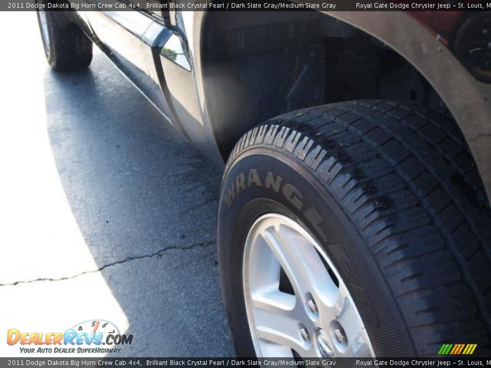 2011 Dodge Dakota Big Horn Crew Cab 4x4 Brilliant Black Crystal Pearl / Dark Slate Gray/Medium Slate Gray Photo #5