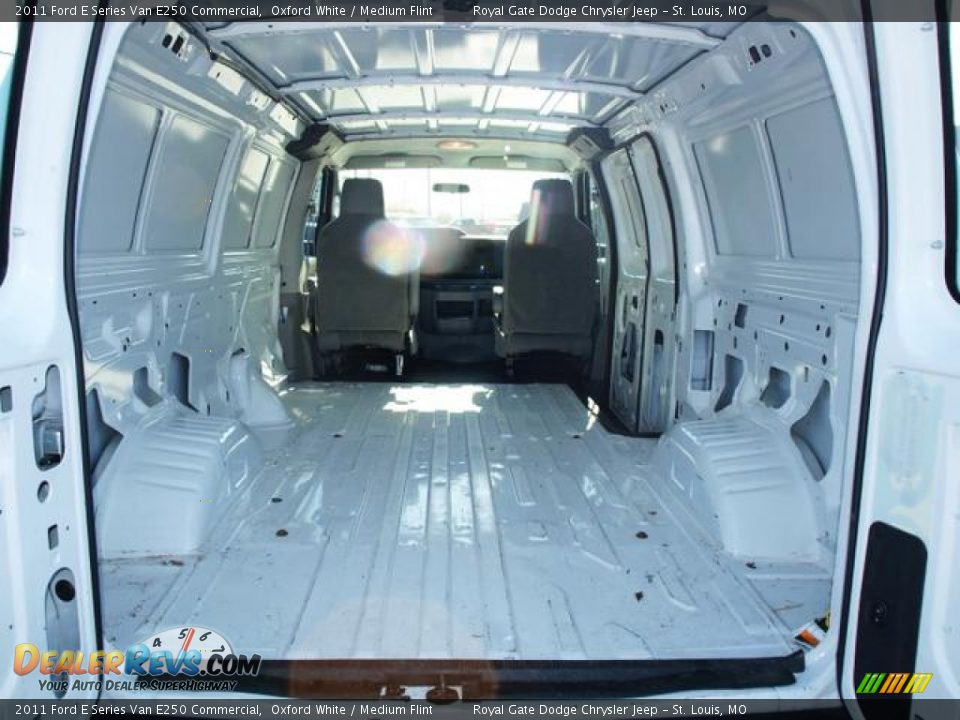 2011 Ford E Series Van E250 Commercial Oxford White / Medium Flint Photo #4
