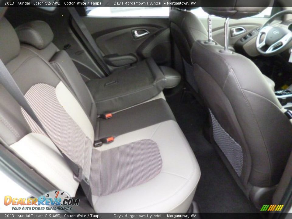 2013 Hyundai Tucson GLS AWD Cotton White / Taupe Photo #12