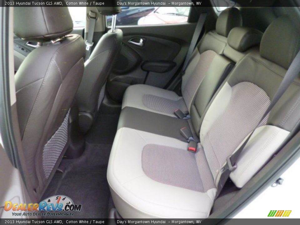 2013 Hyundai Tucson GLS AWD Cotton White / Taupe Photo #14