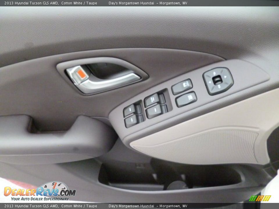 2013 Hyundai Tucson GLS AWD Cotton White / Taupe Photo #18