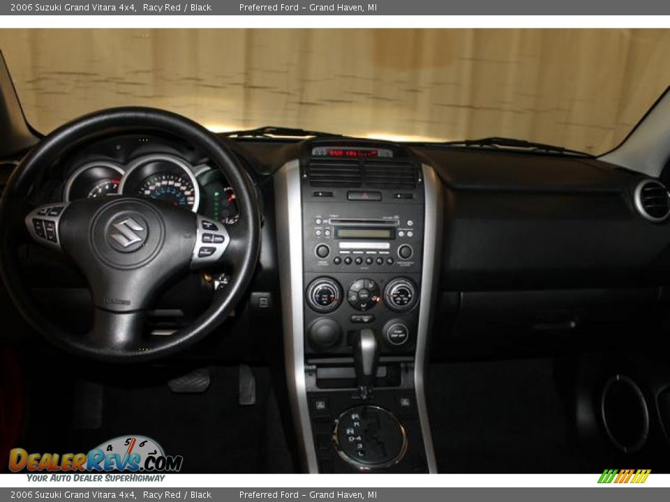 Dashboard of 2006 Suzuki Grand Vitara 4x4 Photo #20