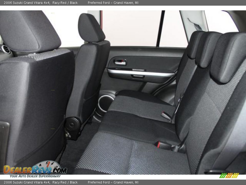 2006 Suzuki Grand Vitara 4x4 Racy Red / Black Photo #25