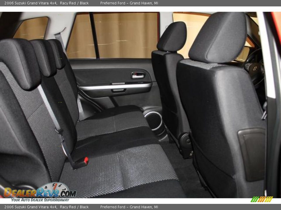 2006 Suzuki Grand Vitara 4x4 Racy Red / Black Photo #27