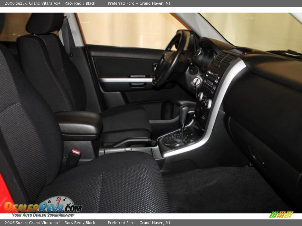2006 Suzuki Grand Vitara 4x4 Racy Red / Black Photo #29