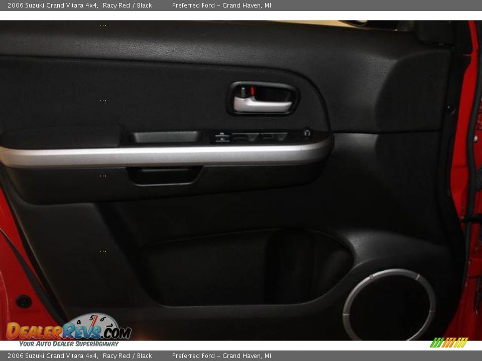 2006 Suzuki Grand Vitara 4x4 Racy Red / Black Photo #32