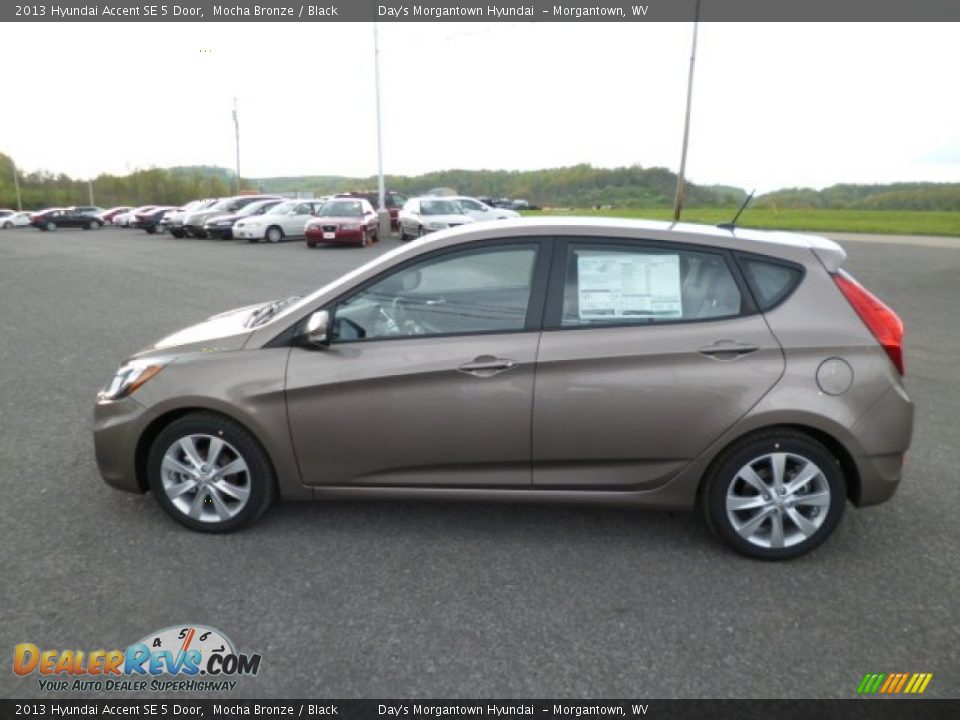 2013 Hyundai Accent SE 5 Door Mocha Bronze / Black Photo #4