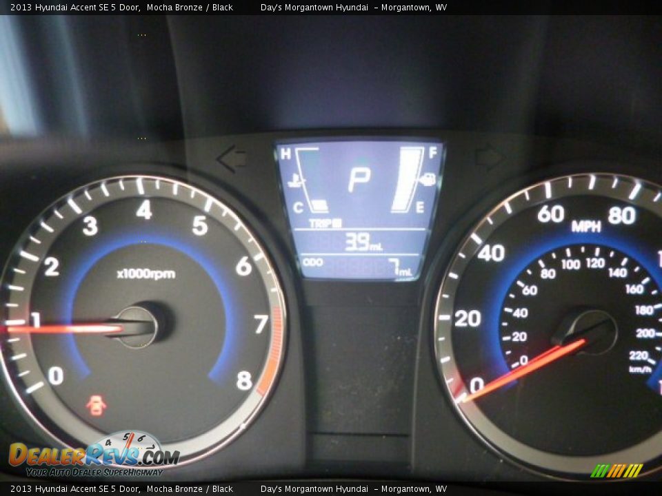 2013 Hyundai Accent SE 5 Door Mocha Bronze / Black Photo #20