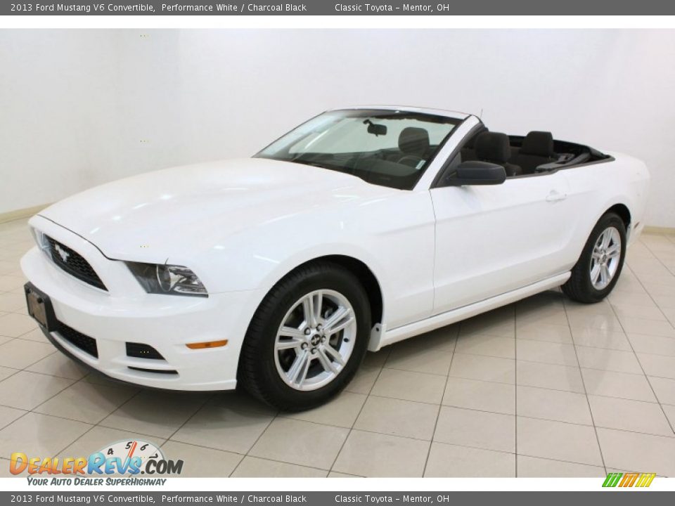 Front 3/4 View of 2013 Ford Mustang V6 Convertible Photo #5