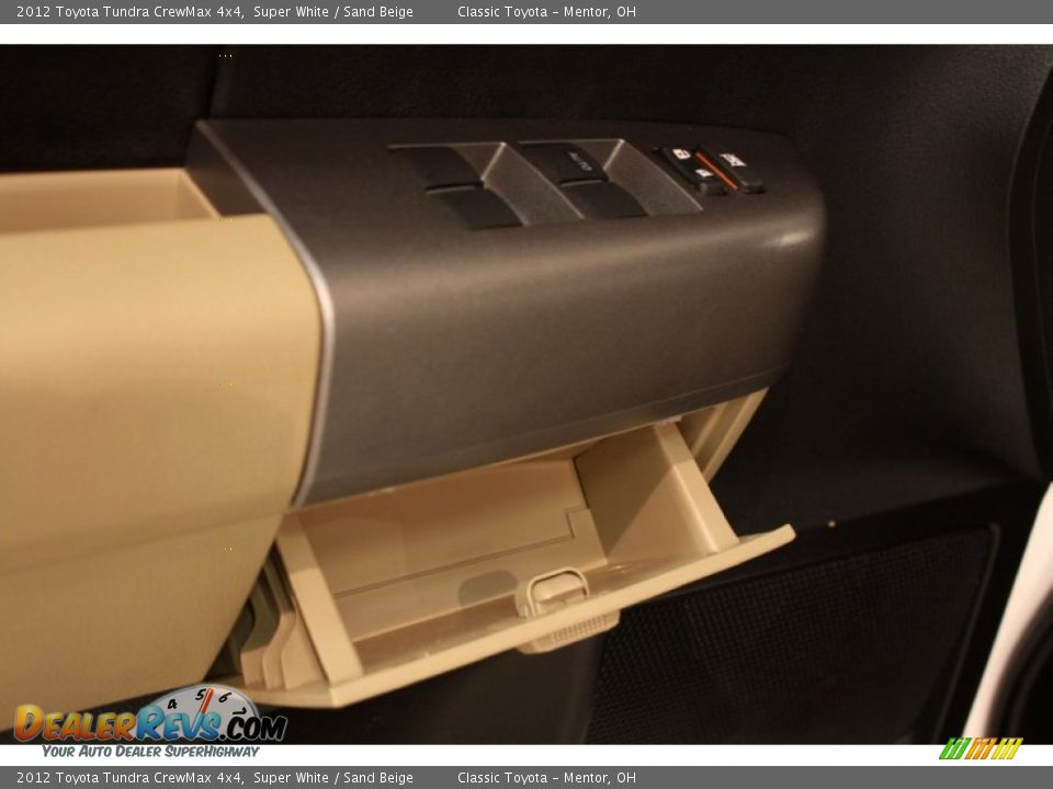 2012 Toyota Tundra CrewMax 4x4 Super White / Sand Beige Photo #5