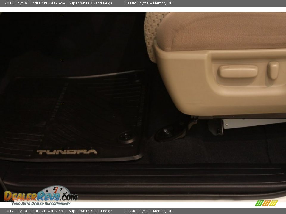 2012 Toyota Tundra CrewMax 4x4 Super White / Sand Beige Photo #6