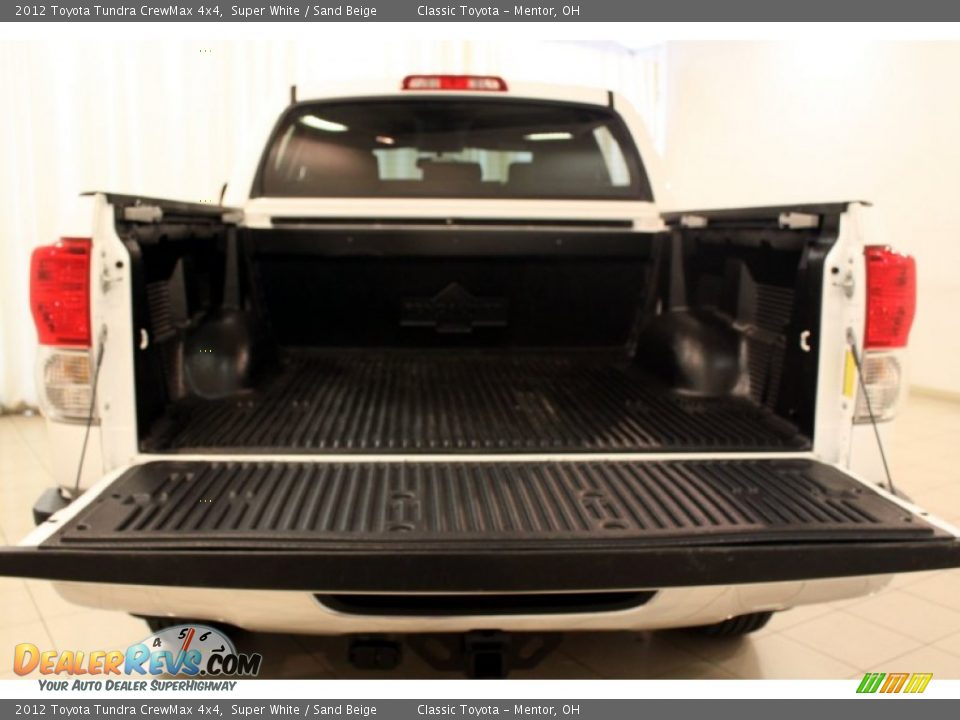 2012 Toyota Tundra CrewMax 4x4 Super White / Sand Beige Photo #16