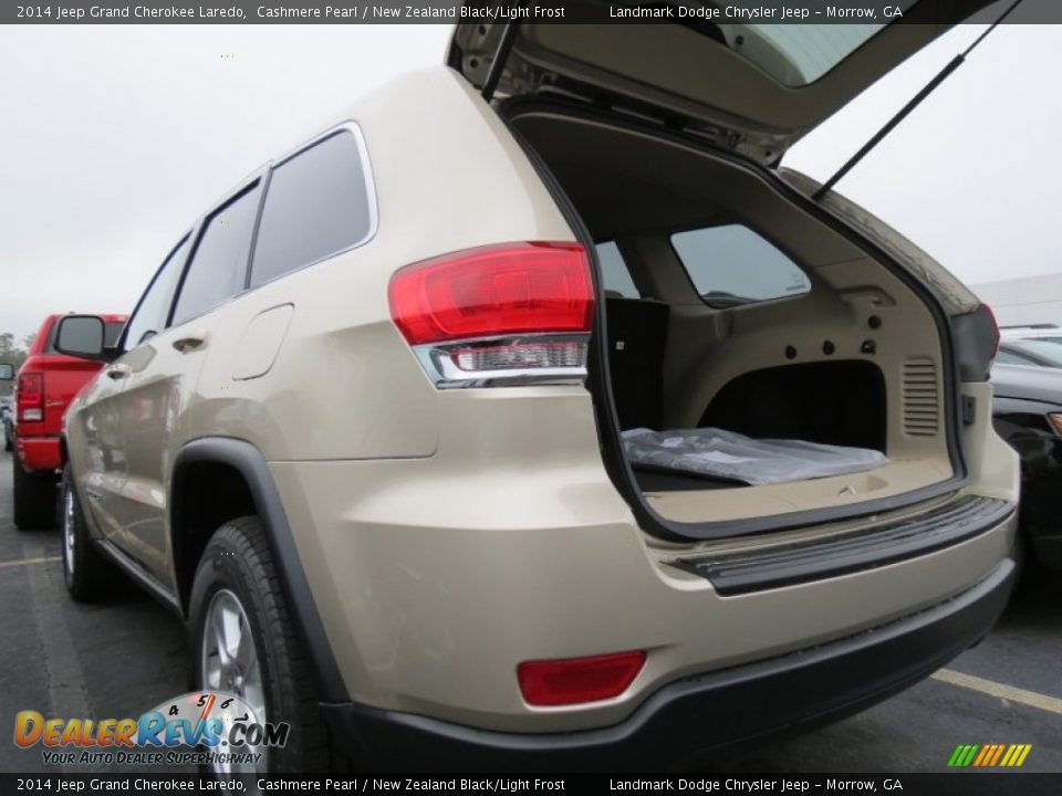 2014 Jeep Grand Cherokee Laredo Cashmere Pearl / New Zealand Black/Light Frost Photo #9