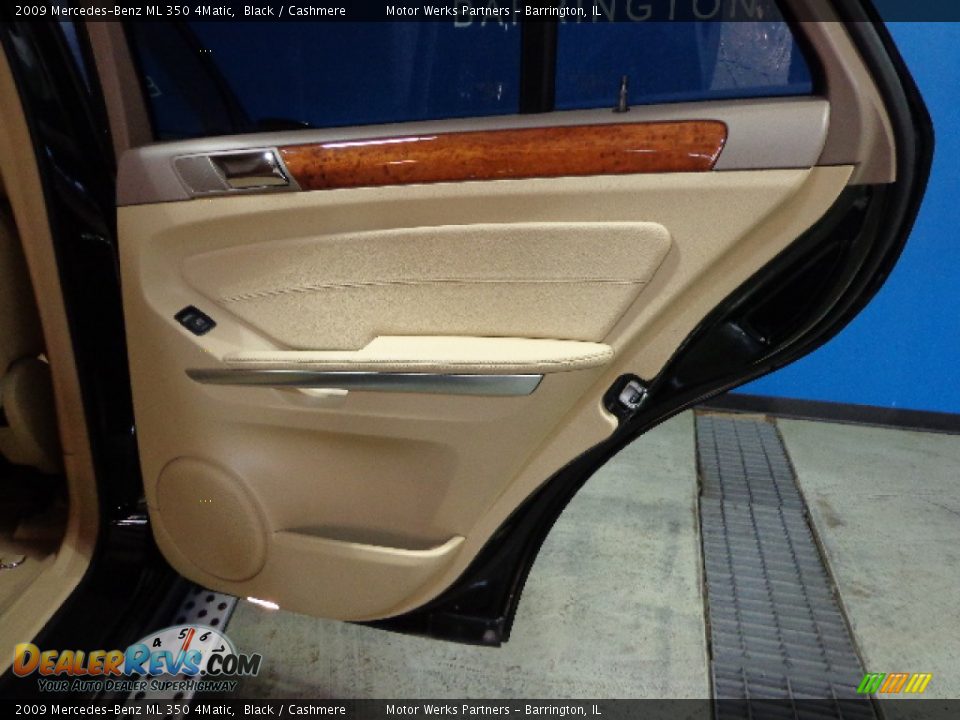 2009 Mercedes-Benz ML 350 4Matic Black / Cashmere Photo #24