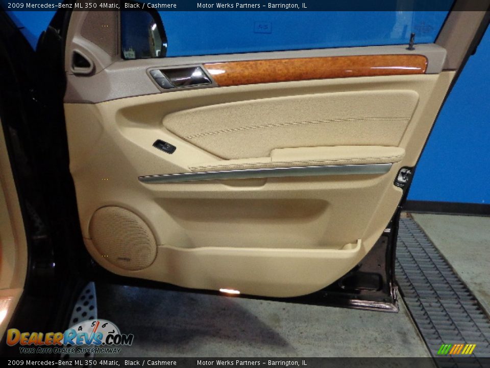 2009 Mercedes-Benz ML 350 4Matic Black / Cashmere Photo #25