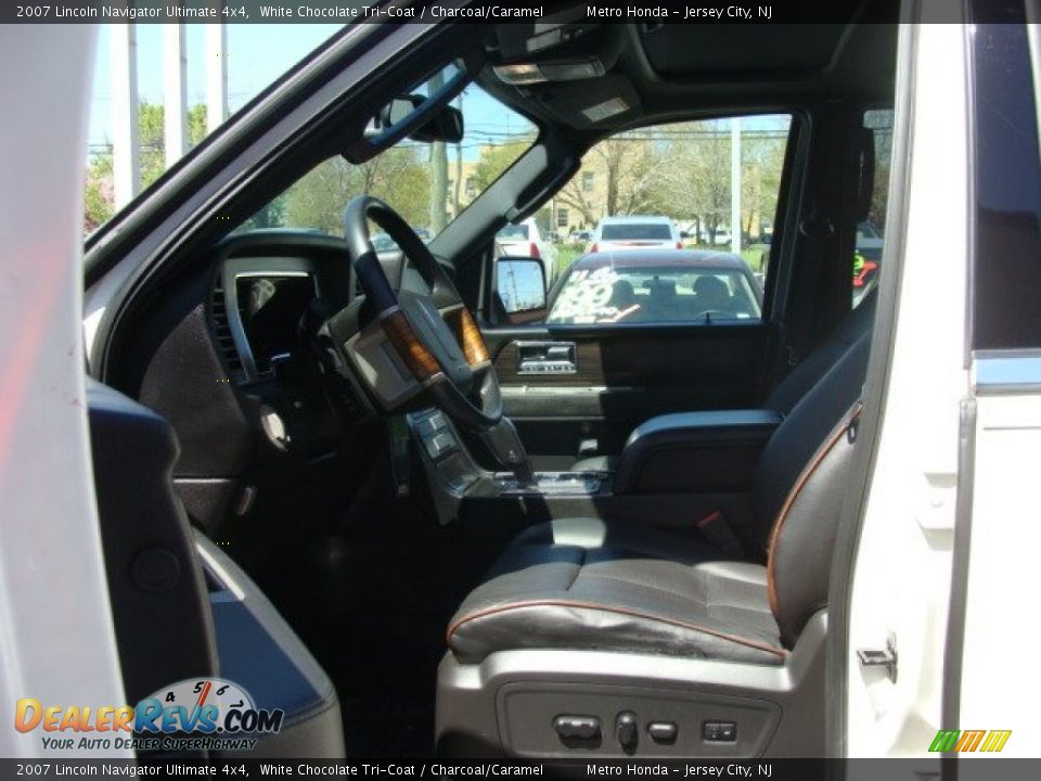 2007 Lincoln Navigator Ultimate 4x4 White Chocolate Tri-Coat / Charcoal/Caramel Photo #8