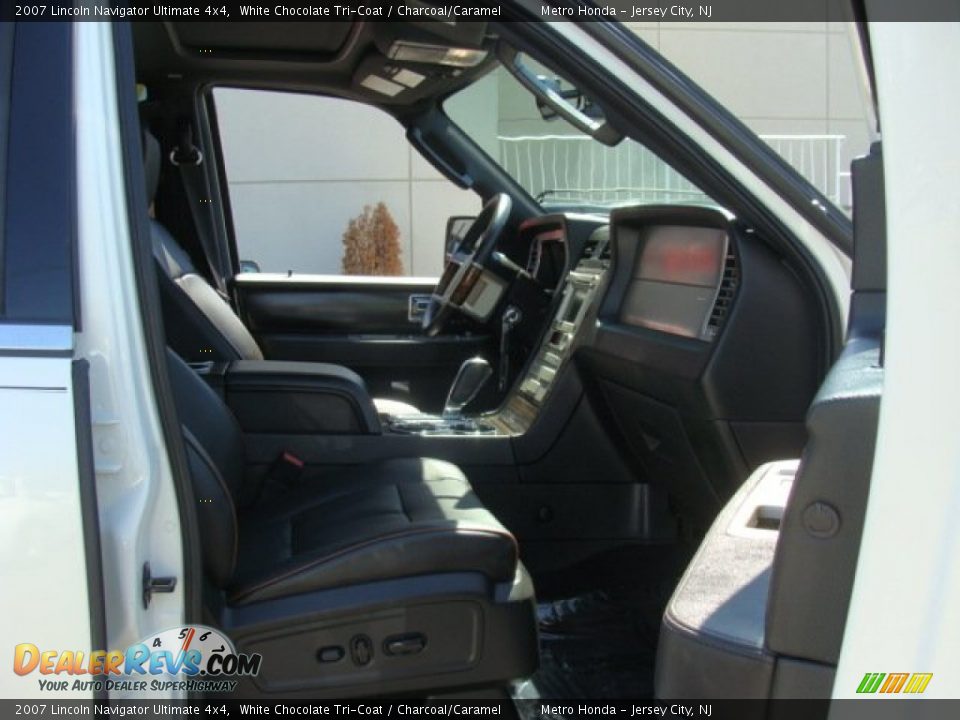 2007 Lincoln Navigator Ultimate 4x4 White Chocolate Tri-Coat / Charcoal/Caramel Photo #9