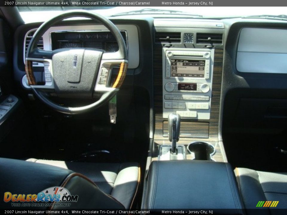 2007 Lincoln Navigator Ultimate 4x4 White Chocolate Tri-Coat / Charcoal/Caramel Photo #10