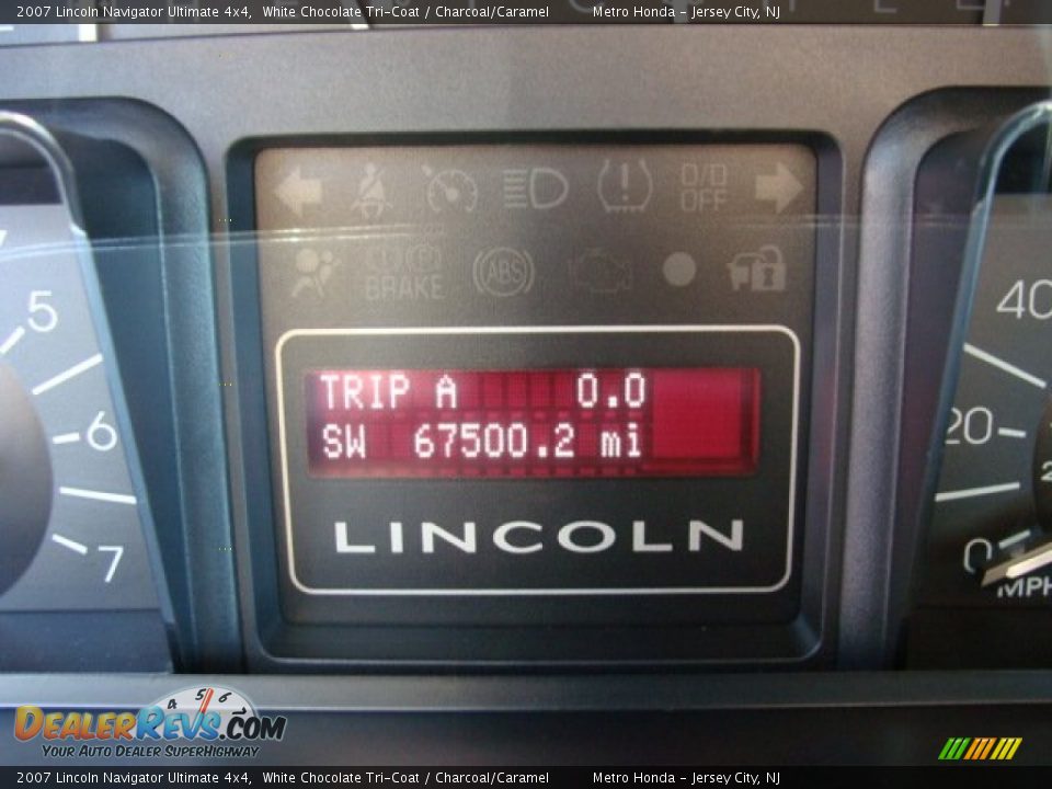 2007 Lincoln Navigator Ultimate 4x4 White Chocolate Tri-Coat / Charcoal/Caramel Photo #11