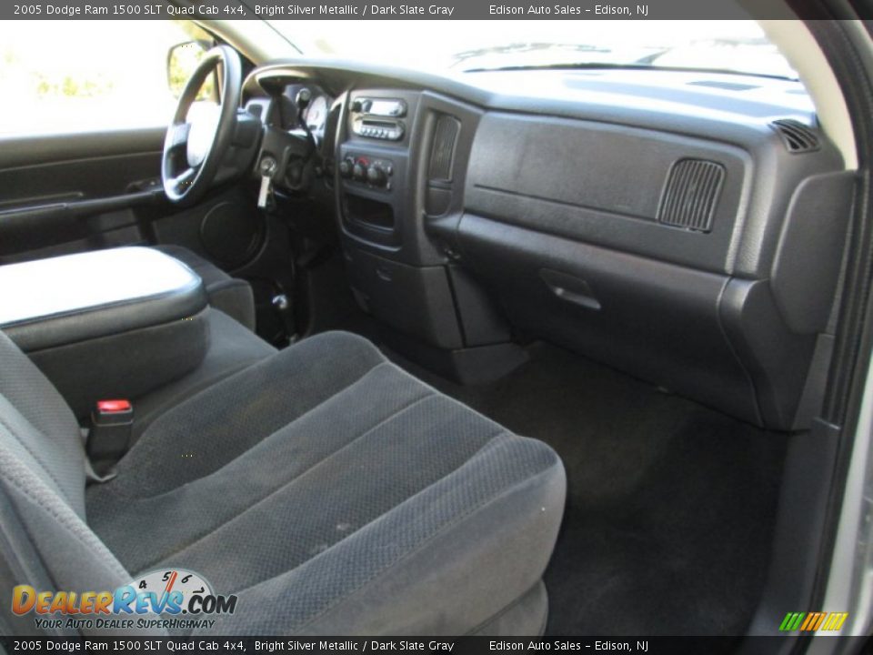 2005 Dodge Ram 1500 SLT Quad Cab 4x4 Bright Silver Metallic / Dark Slate Gray Photo #18