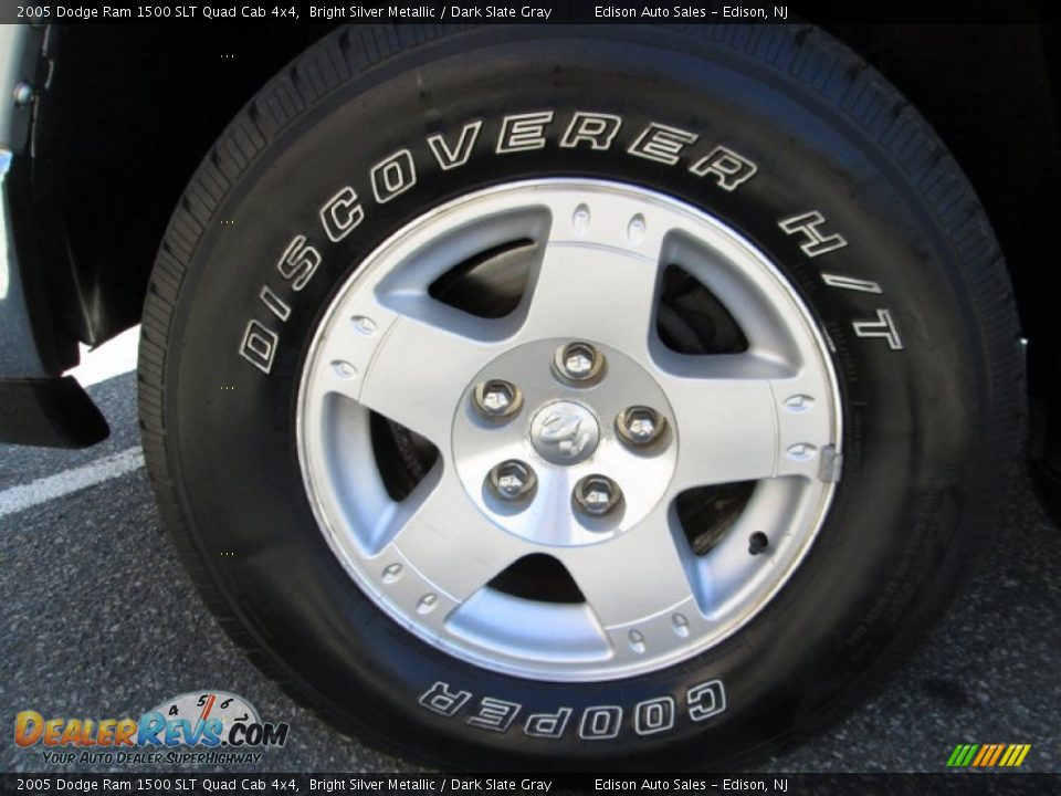 2005 Dodge Ram 1500 SLT Quad Cab 4x4 Bright Silver Metallic / Dark Slate Gray Photo #28