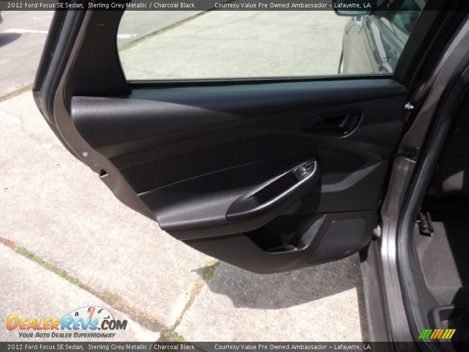 2012 Ford Focus SE Sedan Sterling Grey Metallic / Charcoal Black Photo #11
