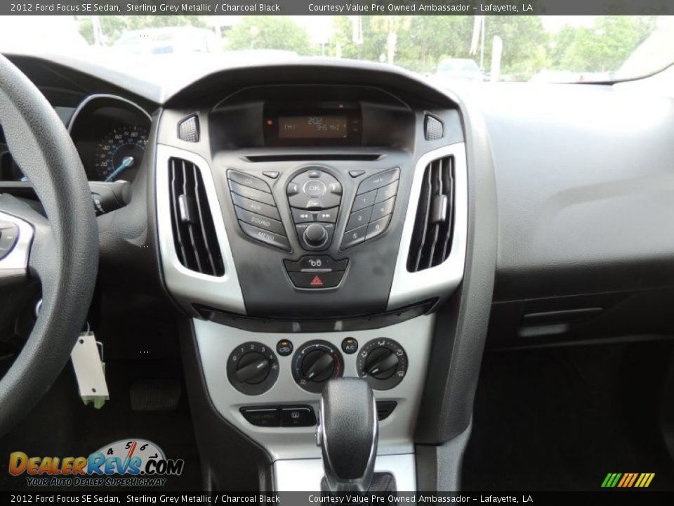 2012 Ford Focus SE Sedan Sterling Grey Metallic / Charcoal Black Photo #17