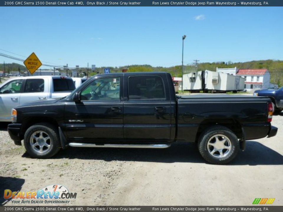2006 GMC Sierra 1500 Denali Crew Cab 4WD Onyx Black / Stone Gray leather Photo #2
