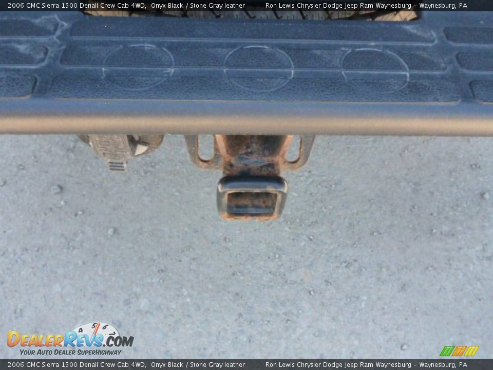 2006 GMC Sierra 1500 Denali Crew Cab 4WD Onyx Black / Stone Gray leather Photo #5