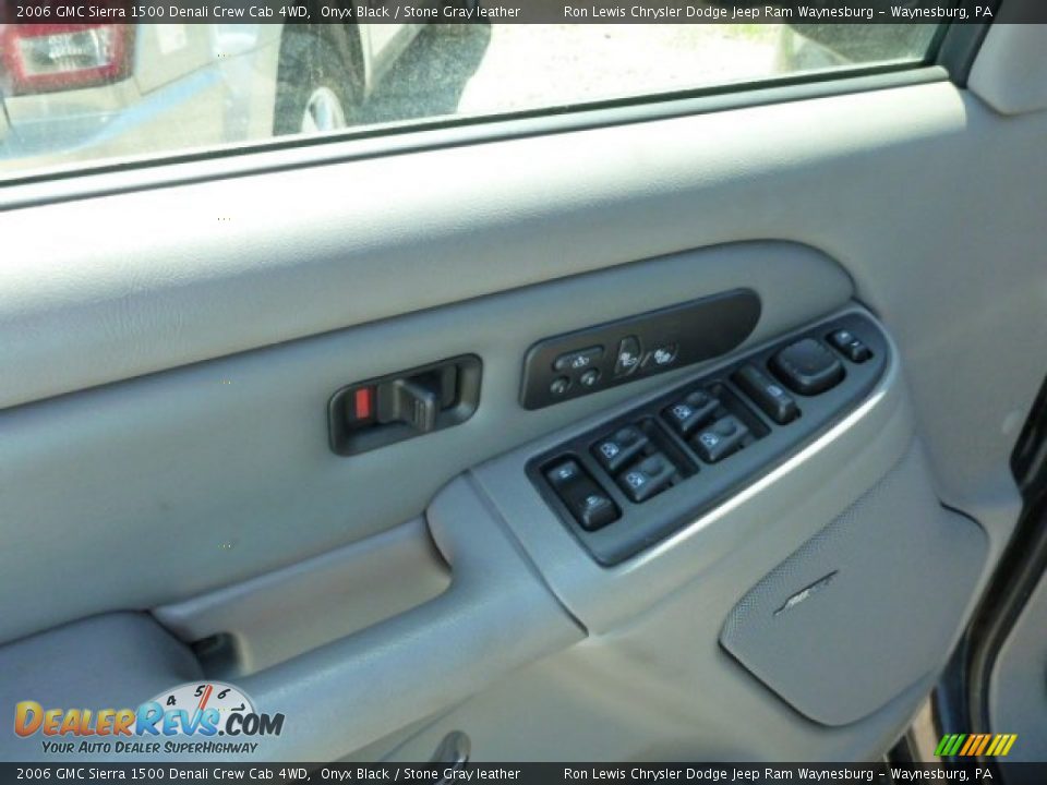 2006 GMC Sierra 1500 Denali Crew Cab 4WD Onyx Black / Stone Gray leather Photo #13