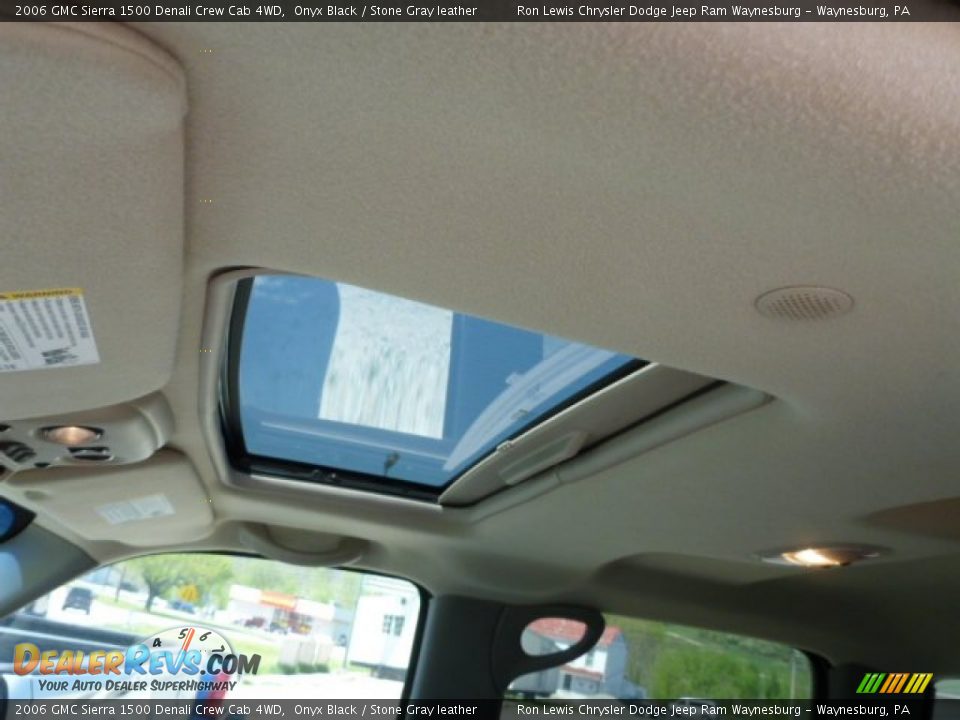 2006 GMC Sierra 1500 Denali Crew Cab 4WD Onyx Black / Stone Gray leather Photo #15