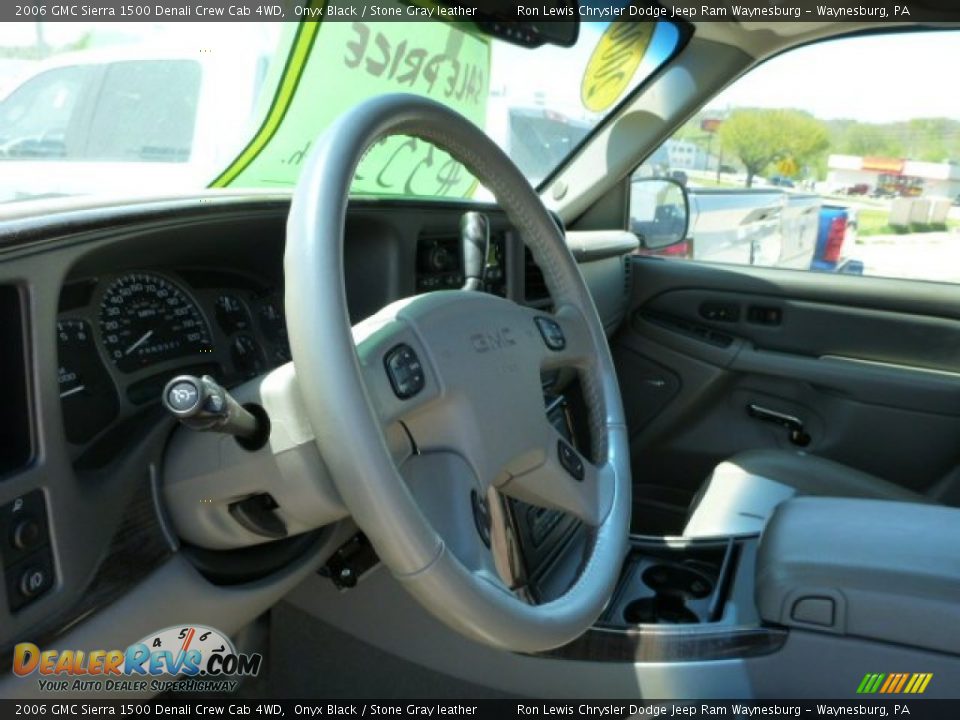 2006 GMC Sierra 1500 Denali Crew Cab 4WD Onyx Black / Stone Gray leather Photo #16