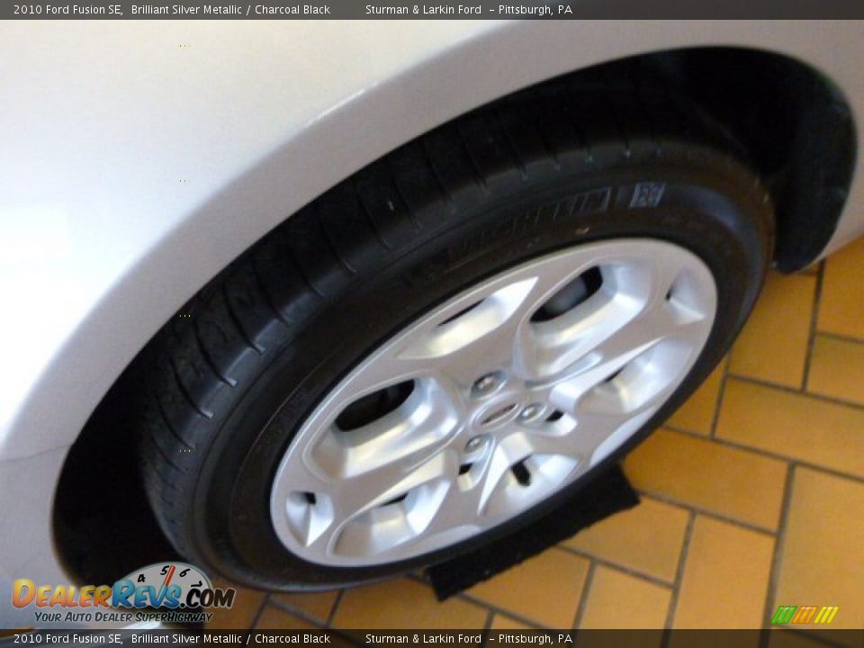 2010 Ford Fusion SE Brilliant Silver Metallic / Charcoal Black Photo #7