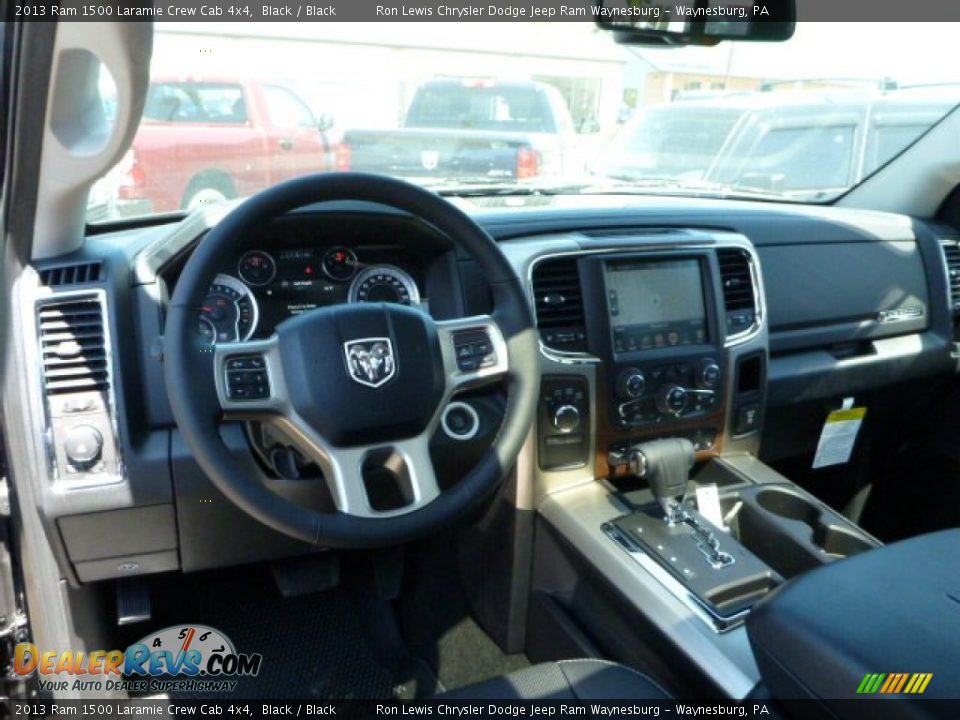 2013 Ram 1500 Laramie Crew Cab 4x4 Black / Black Photo #12
