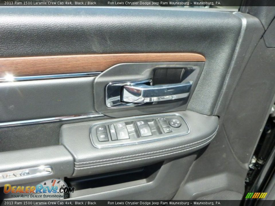 2013 Ram 1500 Laramie Crew Cab 4x4 Black / Black Photo #14